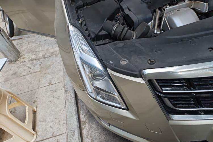 Used Cadillac XTS 2017 28T Tech Edition Right Front Headlight