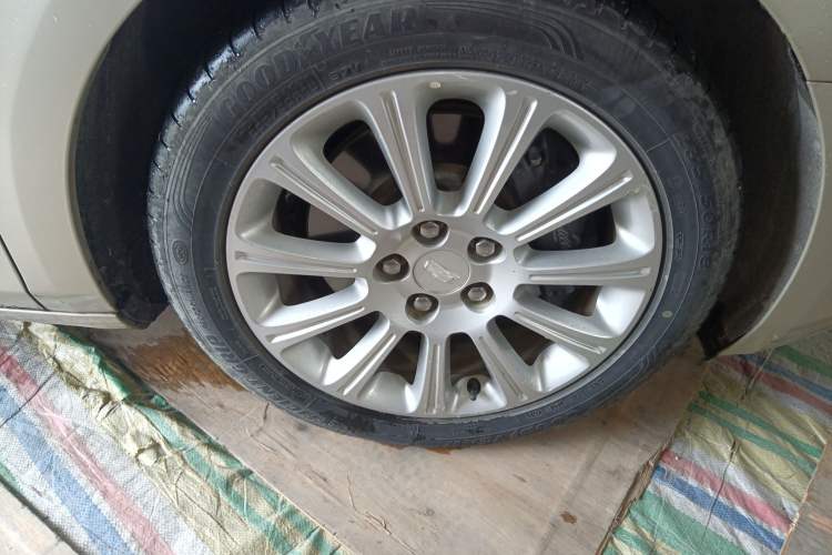 Used Cadillac XTS 2017 28T Elite Model Right Front Wheel Hub