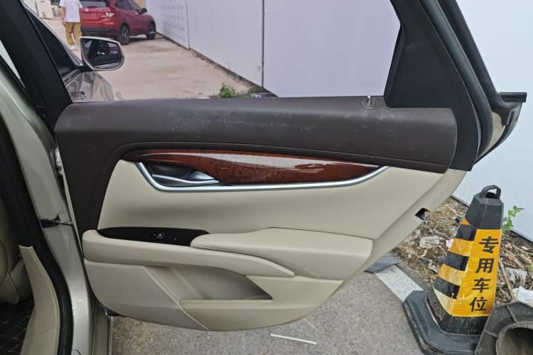 Used Cadillac XTS 2017 28T Elite Model Right Rear Door Interior