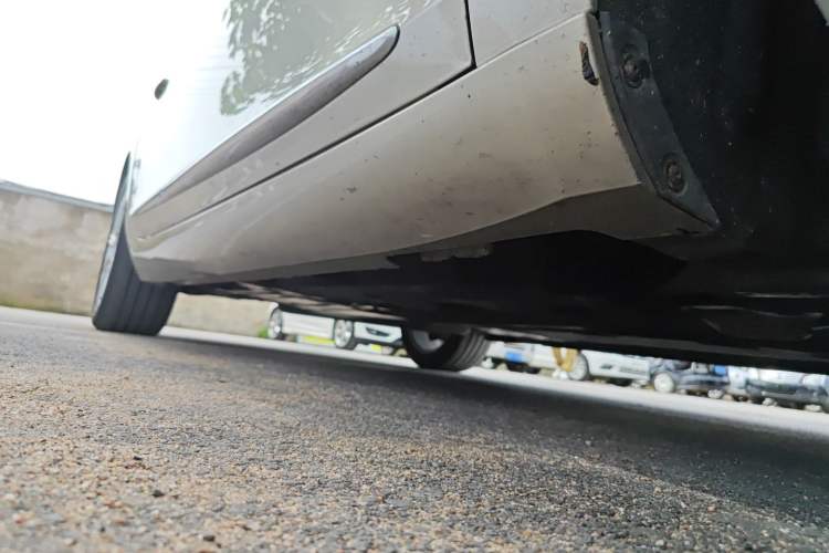 Used Cadillac XTS 2017 28T Elite Model Right Side Sill