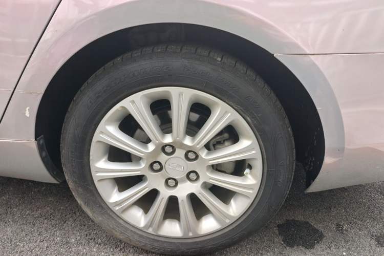 Used Cadillac XTS 2017 28T Elite Model Right Front Wheel Hub