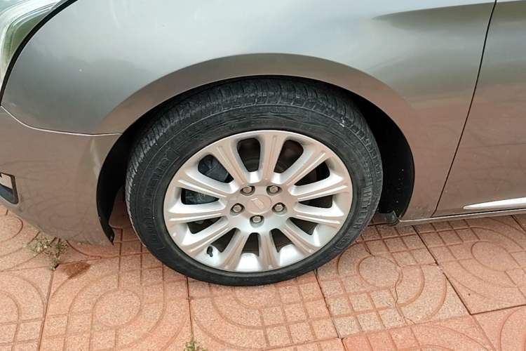 Used Cadillac XTS 2017 28T Tech Edition Left Front Wheel Hub
