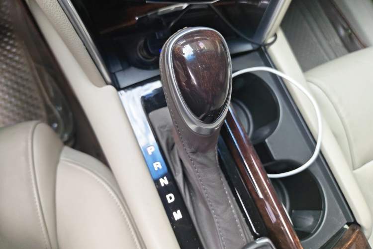 Used Cadillac XTS 2017 28T Elite Model Gear Lever