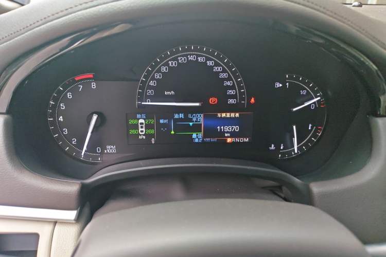 Used Cadillac XTS 2017 28T Elite Model Odometer Close Up