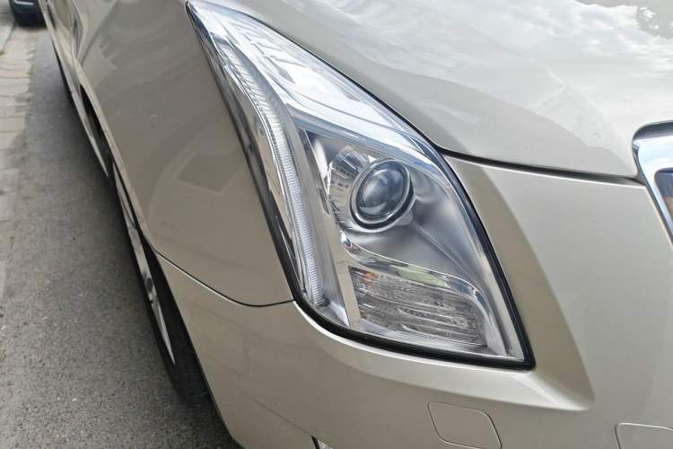 Used Cadillac XTS 2017 28T Elite Model Right Front Headlight