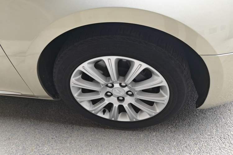 Used Cadillac XTS 2017 28T Elite Model Right Front Wheel Hub