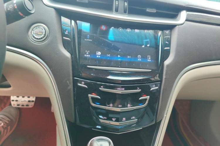 Used Cadillac XTS 2017 28T Tech Edition Audio And AC Panel
