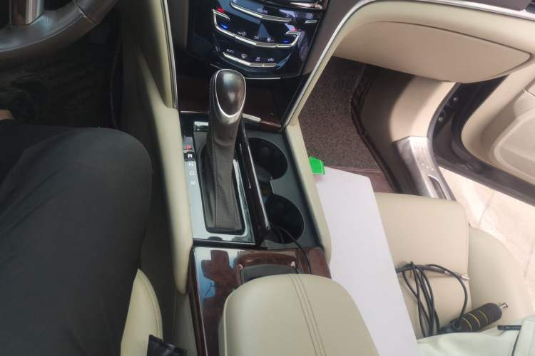 Used Cadillac XTS 2017 28T Tech Edition Gear Lever