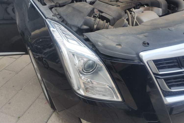 Used Cadillac XTS 2017 28T Tech Edition Right Front Headlight