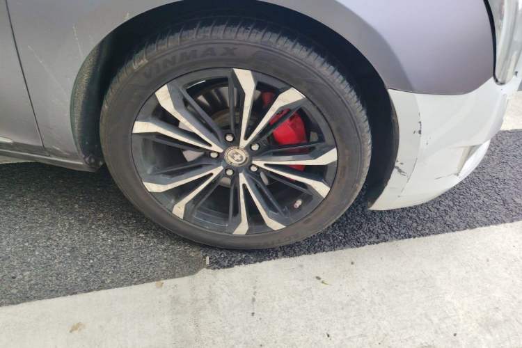 Used Cadillac XTS 2017 28T Tech Edition Right Front Wheel Hub