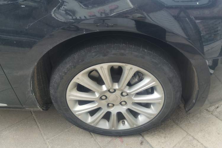 Used Cadillac XTS 2017 28T Tech Edition Right Front Wheel Hub