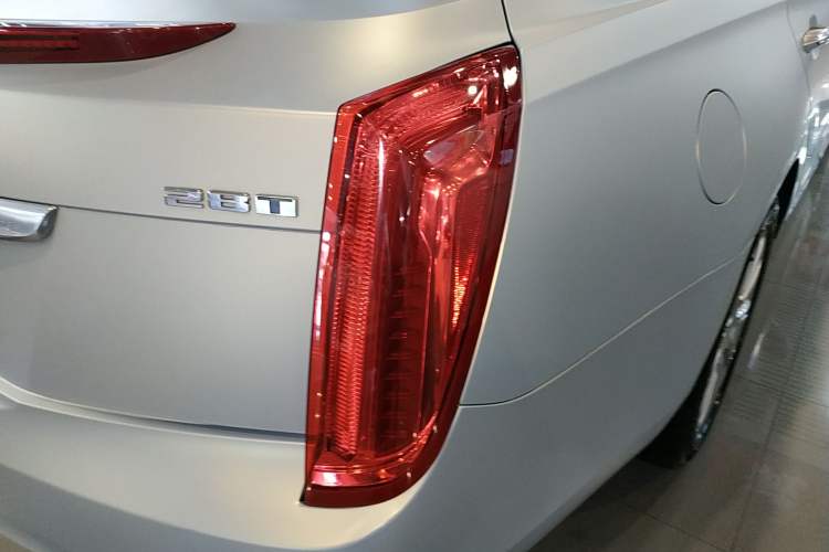 Used Cadillac XTS 2017 28T Tech Edition Exterior 6