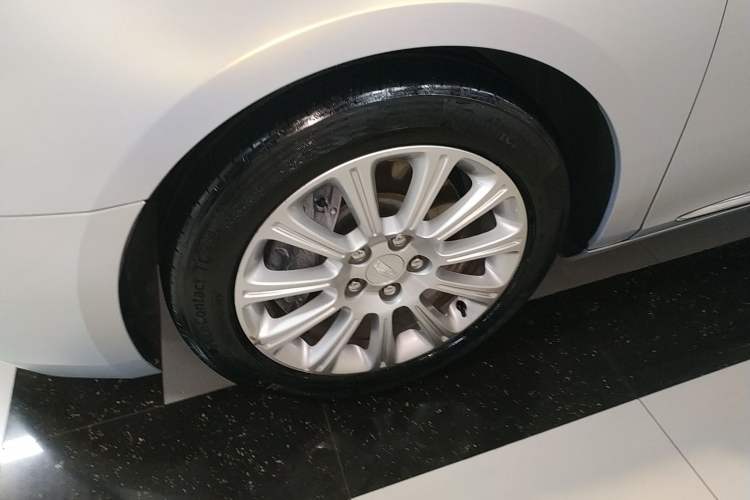 Used Cadillac XTS 2017 28T Tech Edition Exterior 7