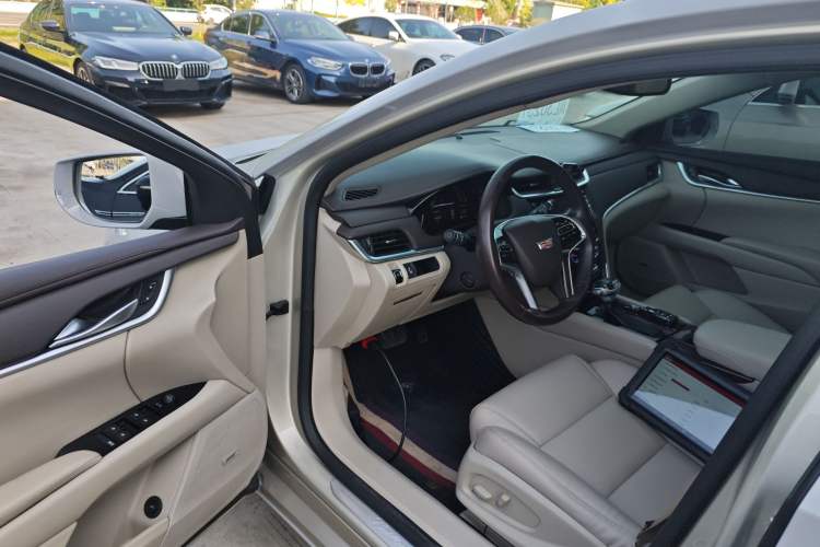 Used Cadillac XTS 2017 28T Tech Edition Interior 3