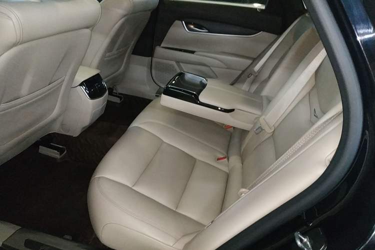 Used Cadillac XTS 2017 28T Tech Edition Interior 4