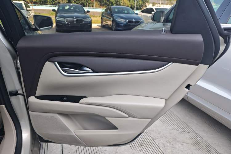 Used Cadillac XTS 2017 28T Tech Edition Interior 6