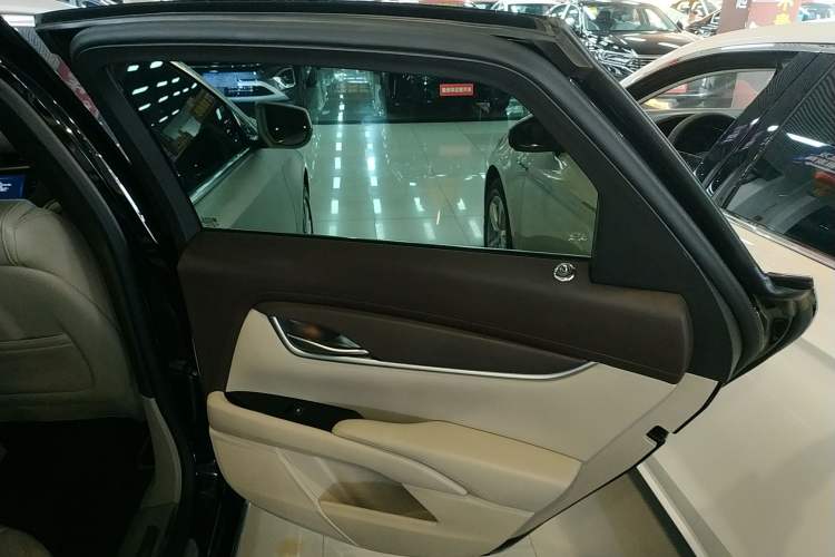 Used Cadillac XTS 2017 28T Tech Edition Interior 6