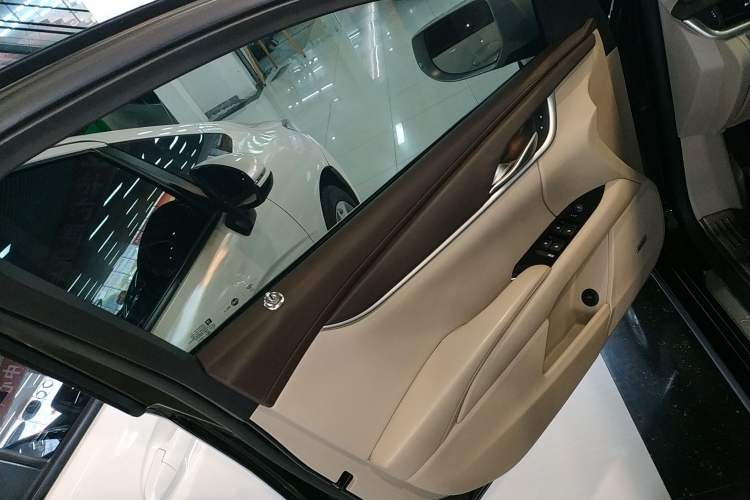 Used Cadillac XTS 2017 28T Tech Edition Interior 7