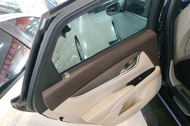 Used Cadillac XTS 2017 28T Tech Edition Interior 8