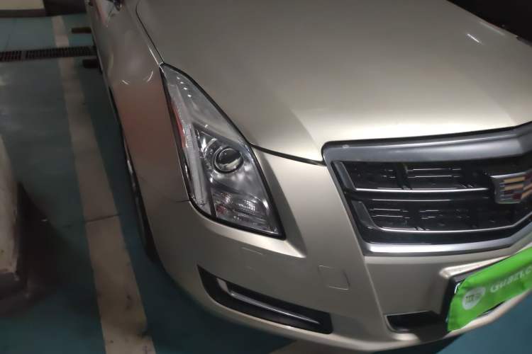 Used Cadillac XTS 2017 28T Tech Edition Right Front Headlight