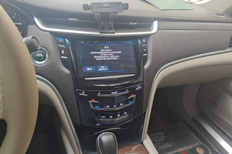 Used Cadillac XTS 2017 28T Tech Edition Audio And AC Panel