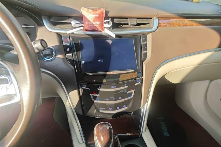 Used Cadillac XTS 2017 28T Elite Model Audio And AC Panel