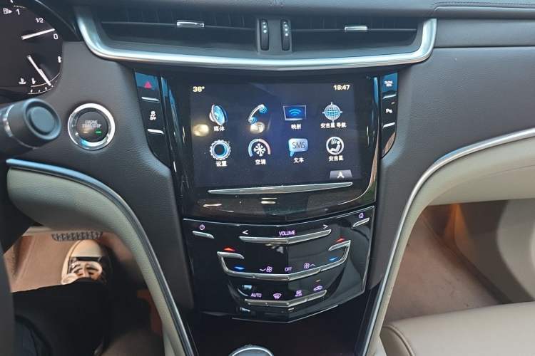 Used Cadillac XTS 2017 28T Tech Edition Audio And AC Panel