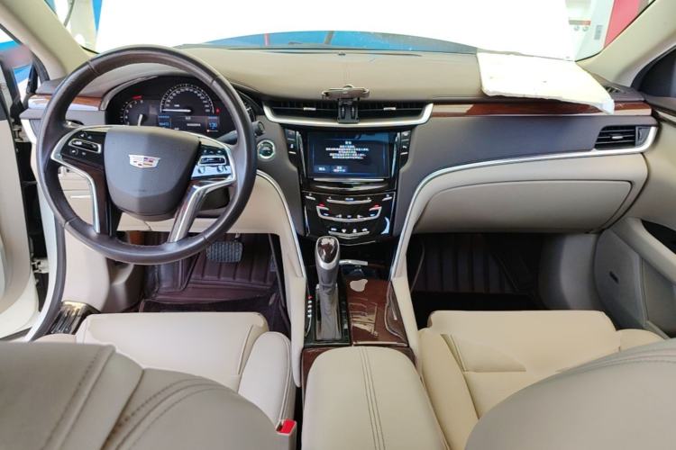 Used Cadillac XTS 2017 28T Elite Model Center Console