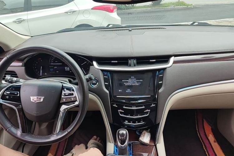 Used Cadillac XTS 2017 28T Elite Model Center Console