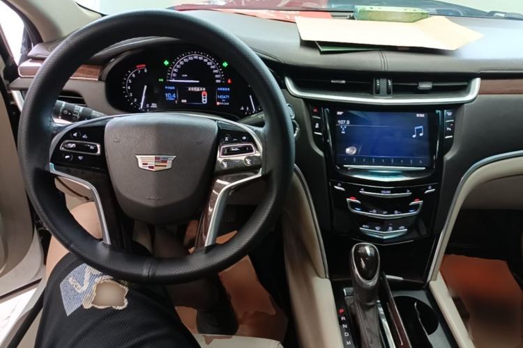 Used Cadillac XTS 2017 28T Elite Model Center Console