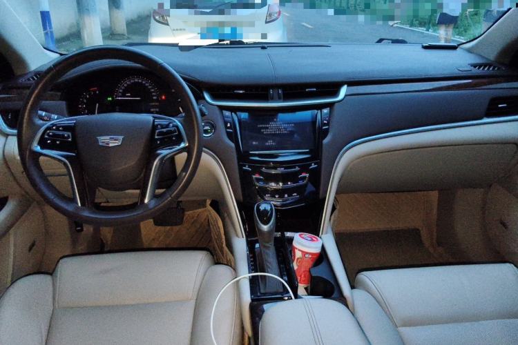 Used Cadillac XTS 2017 28T Elite Model Center Console
