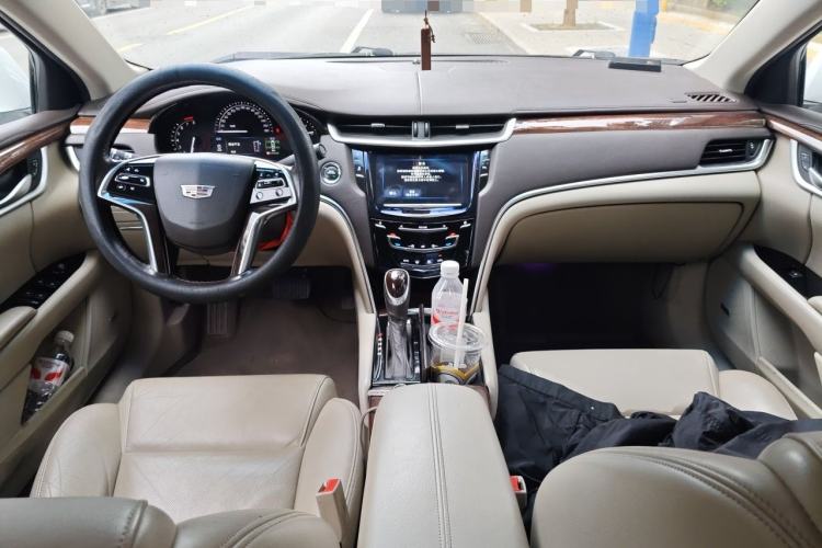 Used Cadillac XTS 2017 28T Elite Model Center Console