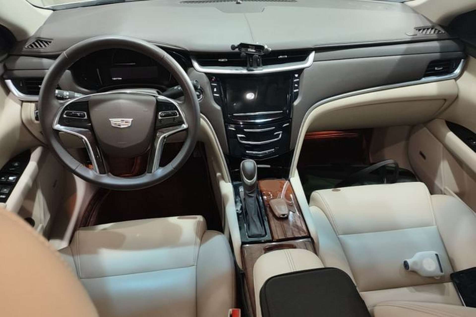 Used Cadillac XTS 2017 28T Tech Edition Center Console