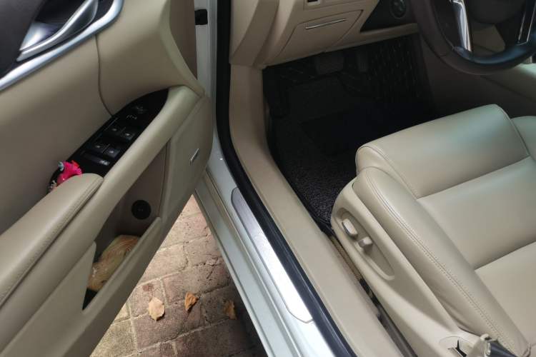 Used Cadillac XTS 2017 28T Tech Edition Driver Seat