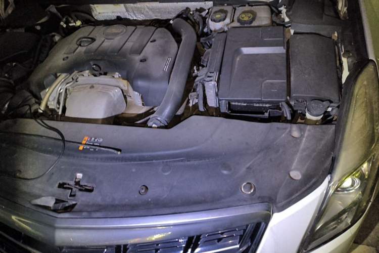 Used Cadillac XTS 2017 28T Tech Edition Engine Bay Left