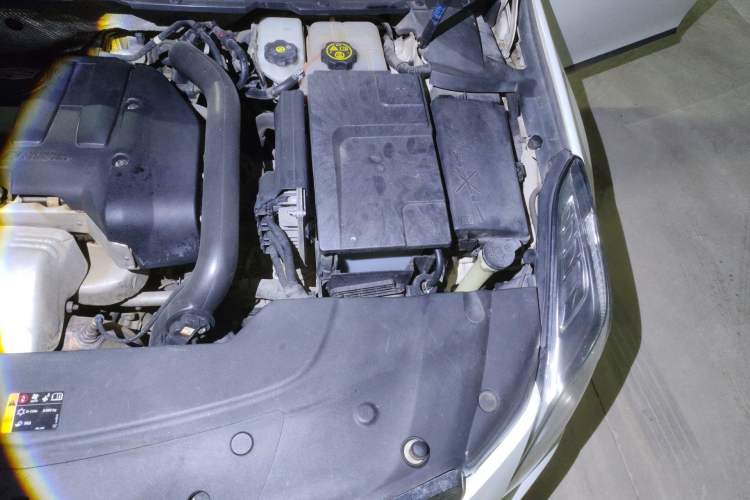 Used Cadillac XTS 2017 28T Tech Edition Engine Bay Left