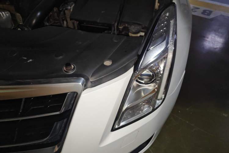 Used Cadillac XTS 2017 28T Tech Edition Engine Bay Left