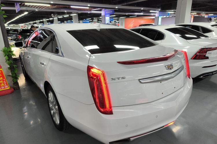 Used Cadillac XTS 2017 28T Tech Edition Exterior 2