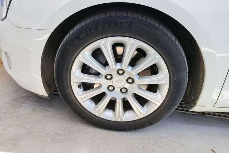 Used Cadillac XTS 2017 28T Elite Model Exterior 4