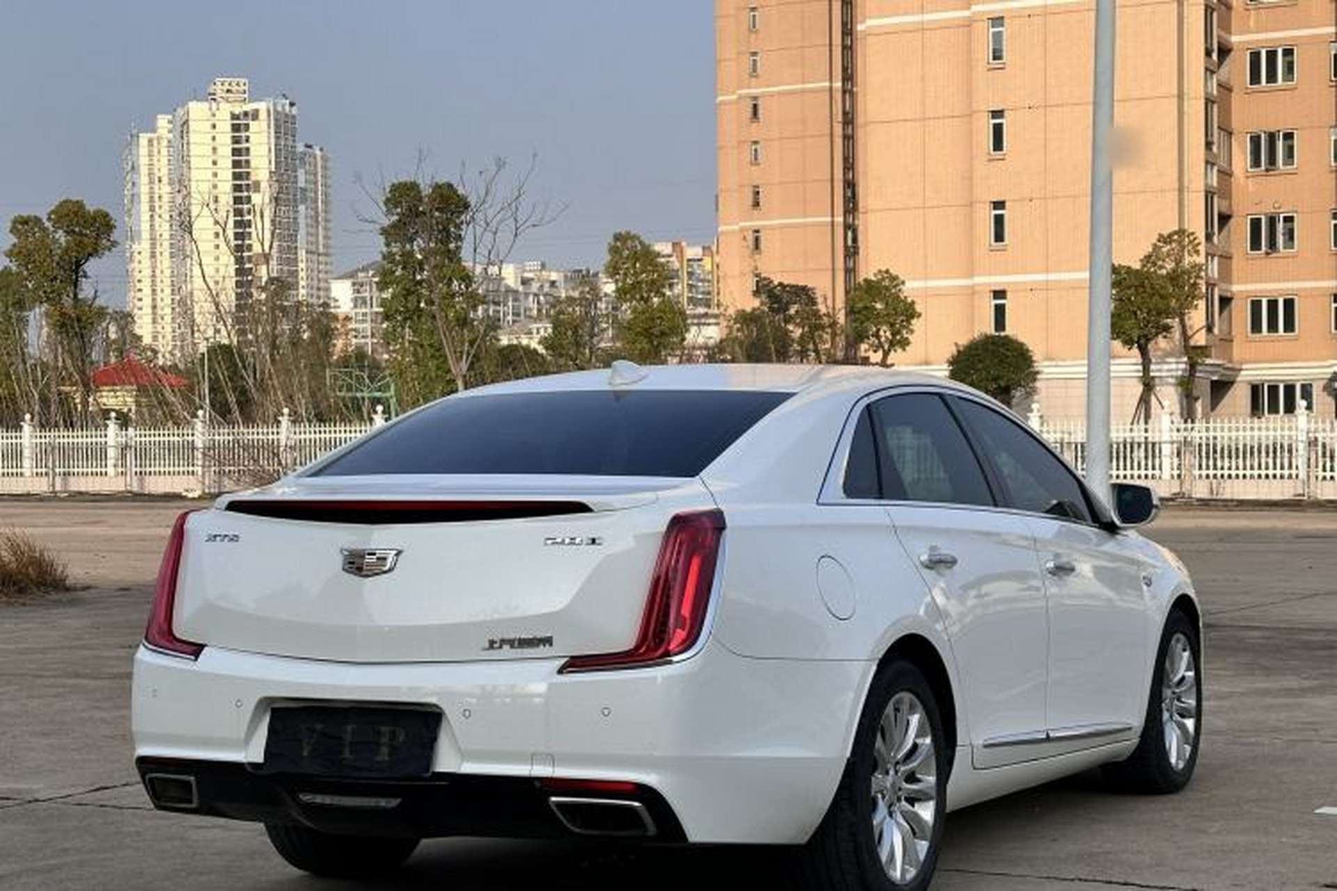 Used Cadillac XTS 2017 28T Tech Edition Exterior 4