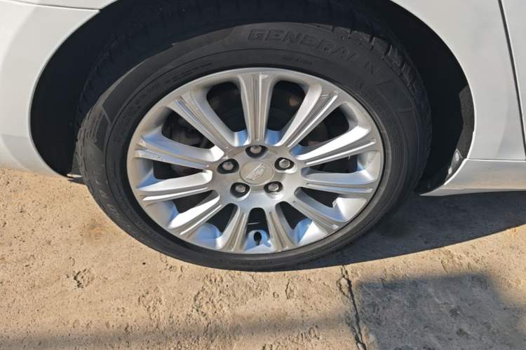Used Cadillac XTS 2017 28T Tech Edition Exterior 5