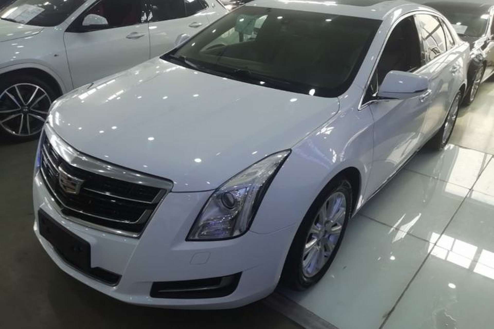 Used Cadillac XTS 2017 28T Tech Edition Front Left 45 Deg