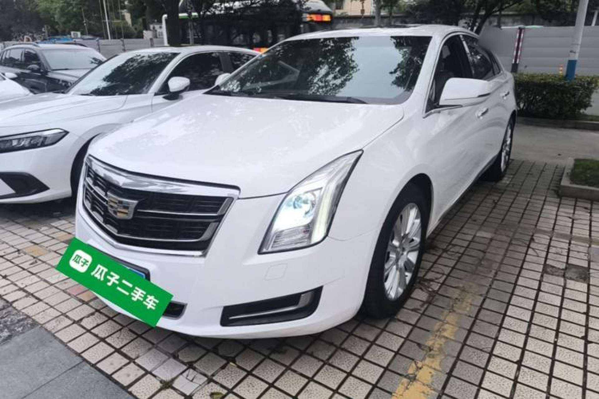 Used Cadillac XTS 2017 28T Tech Edition Front Left 45 Deg