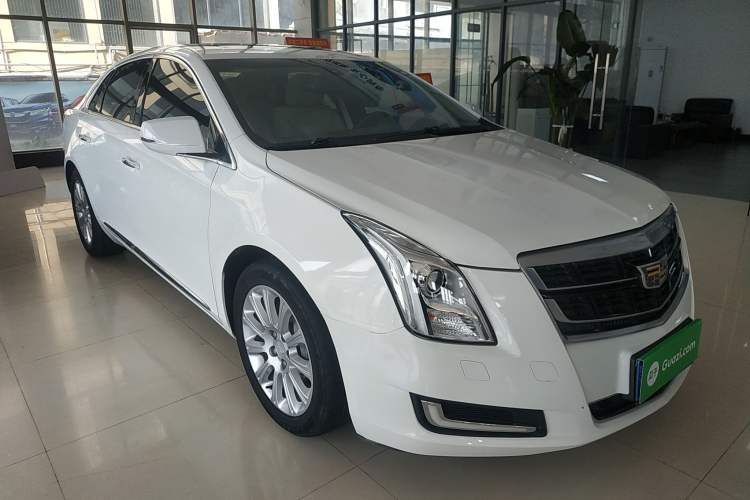Used Cadillac XTS 2017 28T Tech Edition Front Right 45 Deg