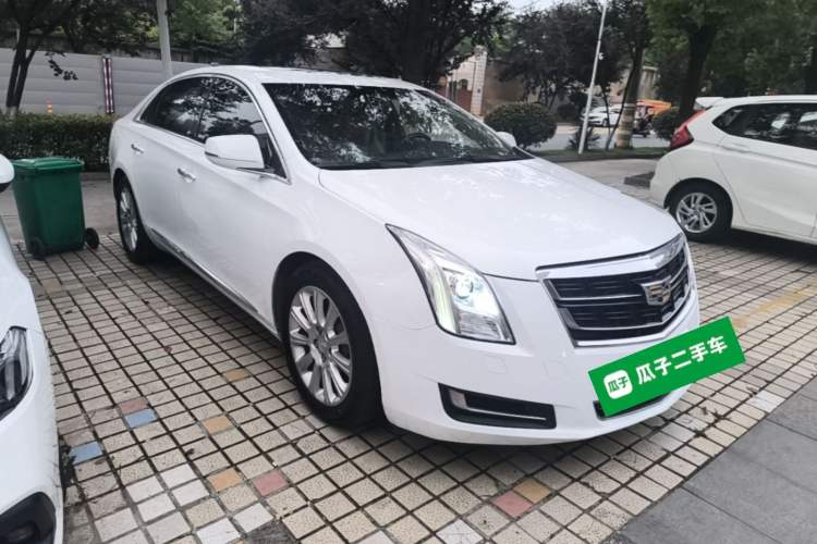 Used Cadillac XTS 2017 28T Tech Edition Front Right 45 Deg