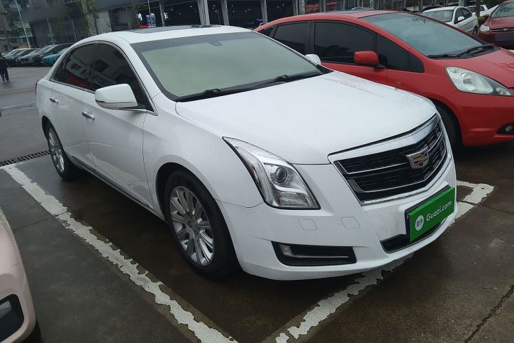 Used Cadillac XTS 2017 28T Tech Edition Front Right 45 Deg