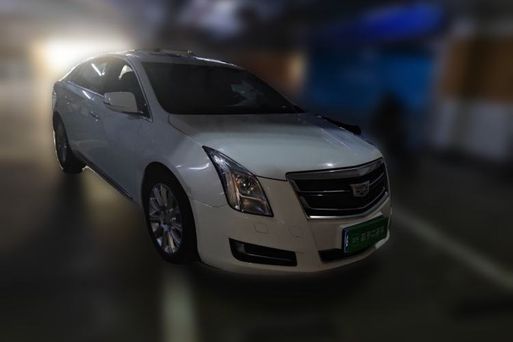 Used Cadillac XTS 2017 28T Tech Edition Front Right 45 Deg