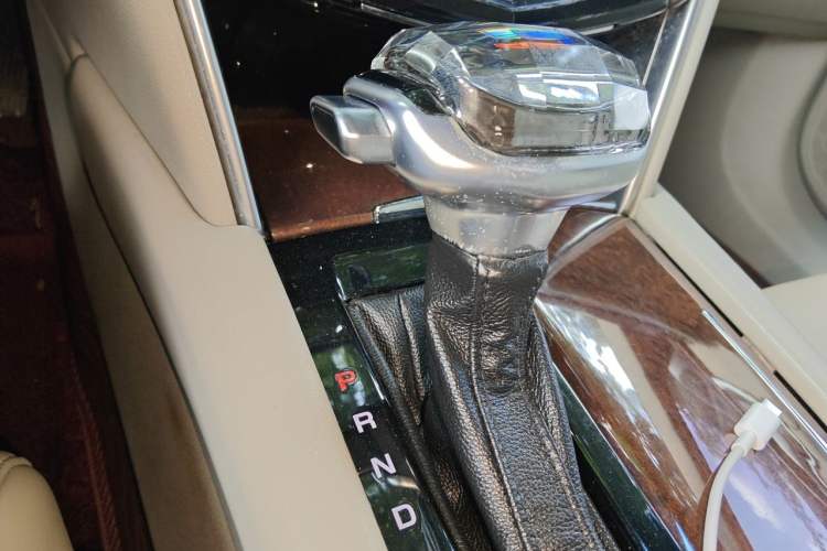 Used Cadillac XTS 2017 28T Elite Model Gear Lever
