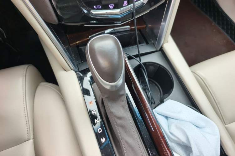Used Cadillac XTS 2017 28T Tech Edition Gear Lever