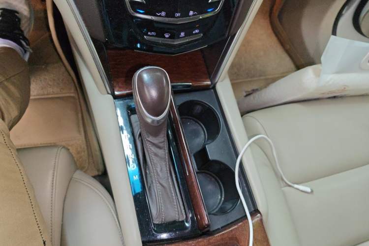 Used Cadillac XTS 2017 28T Tech Edition Gear Lever